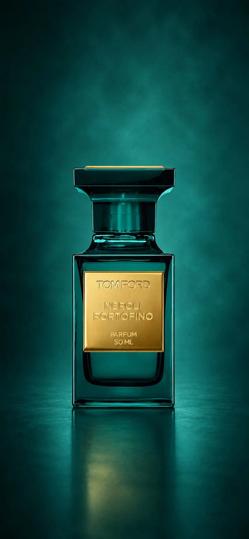Frasco de cristal azul turquesa característico del perfume Neroli Portofino de Tom Ford.