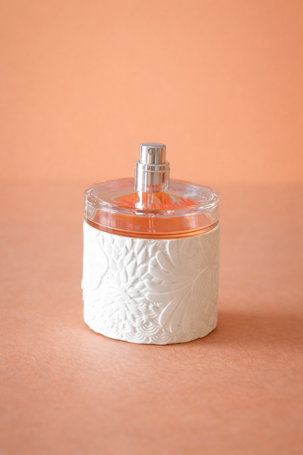 Muestra decant Cacharel Scarlett, perfume floral frutal dulce y delicado para mujer.