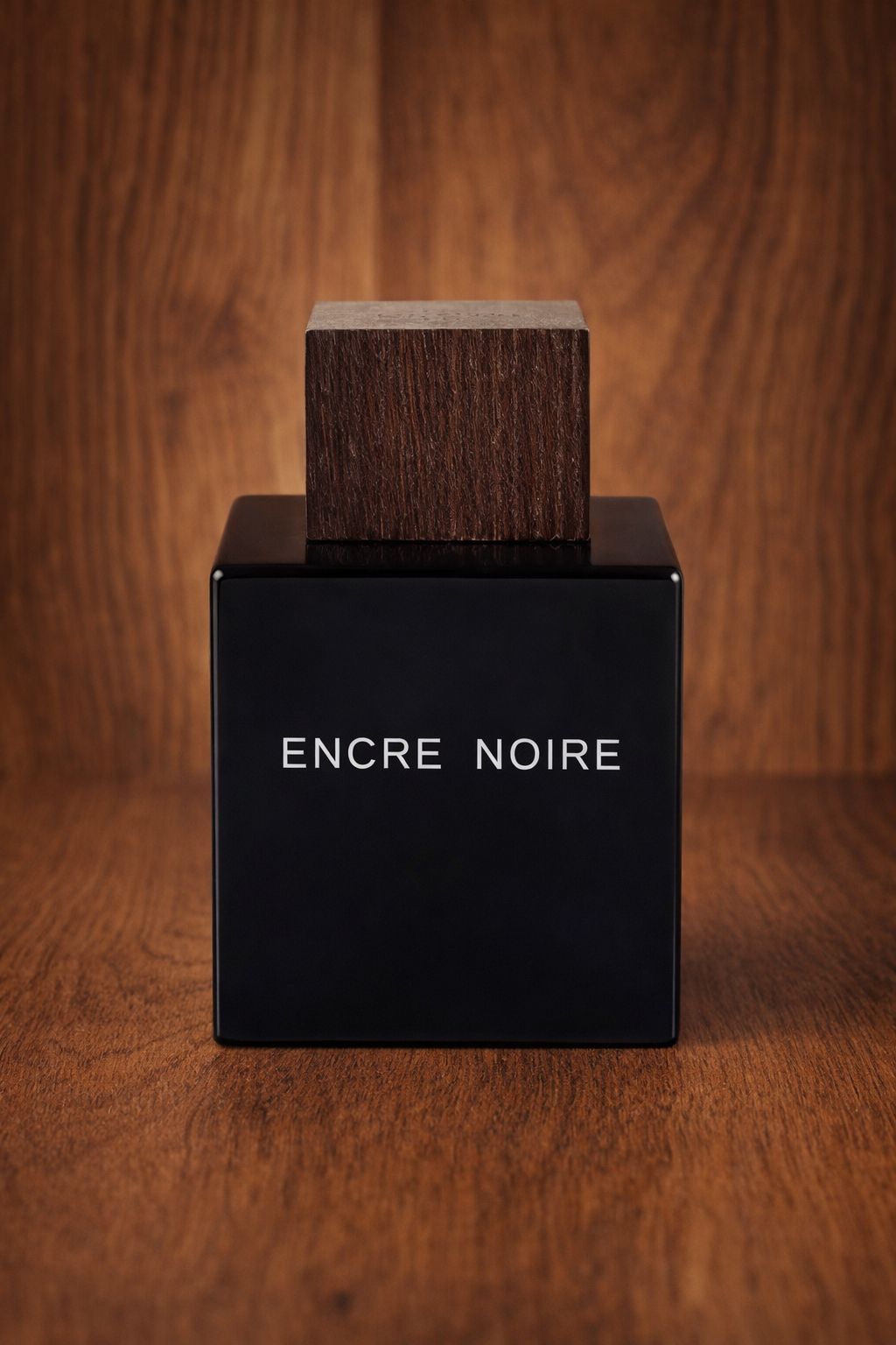 Decant original Lalique Encre Noire, perfume de vetiver oscuro y misterioso para hombre.