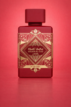 Decant Lattafa Bade'e Al Oud Sublime original, fragancia frutal de manzana y rosa en muestra.